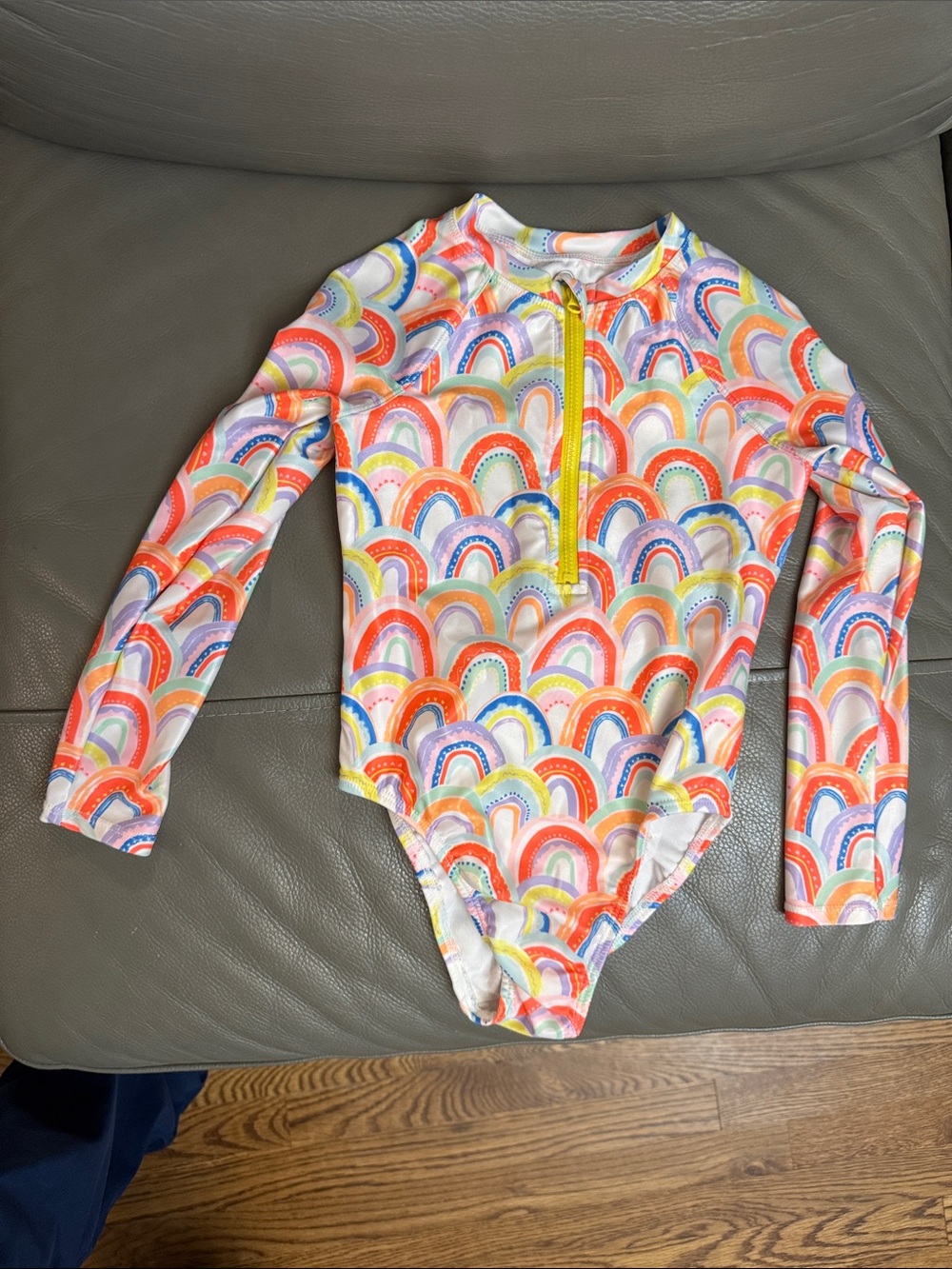 wonder nation Long Sleeve Rainbow Print Rashguard size 5T